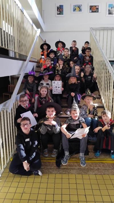 Čáry máry, čáry máry, zní na Slovákové....