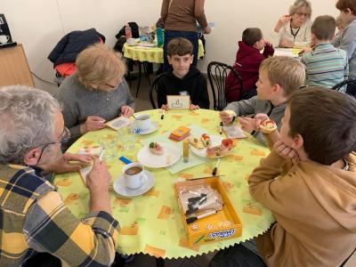 Babičko, dědečku, hrajte s námi!