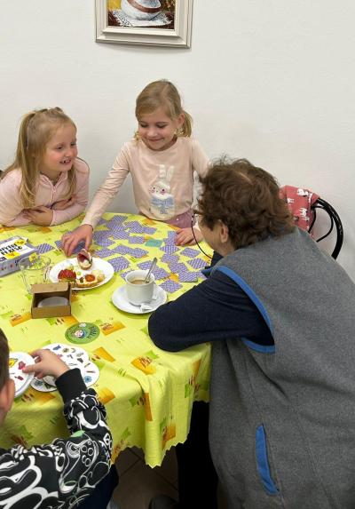 Babičko, dědečku, hrajte s námi!