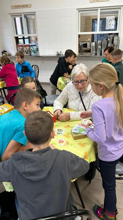 Babičko, dědečku, hrajte s námi!