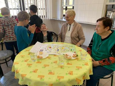 Babičko, dědečku, hrajte s námi!