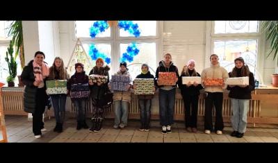 Krabice od bot putují k obdarovaným