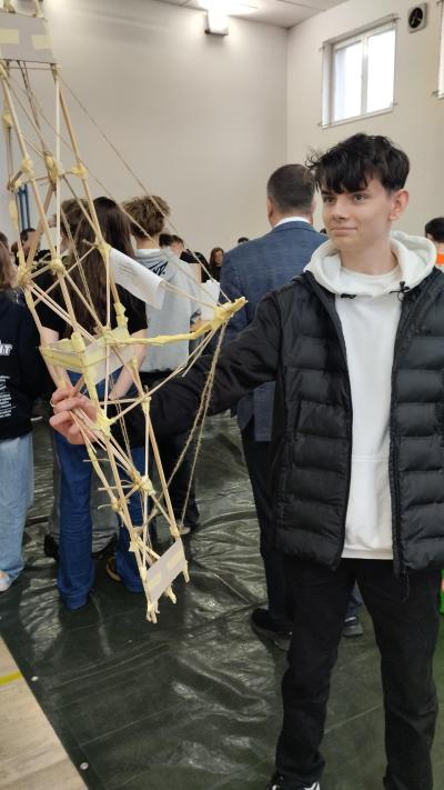 Úspěch našich stavitelů v soutěži „Postav most!“