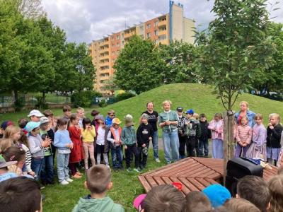 Zahradníčci v akci: Sázíme, tvoříme a zaléváme