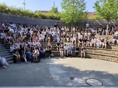 Medaile, diplomy a úsměvy: ZŠ Slovákova má za sebou úspěšný první rok!